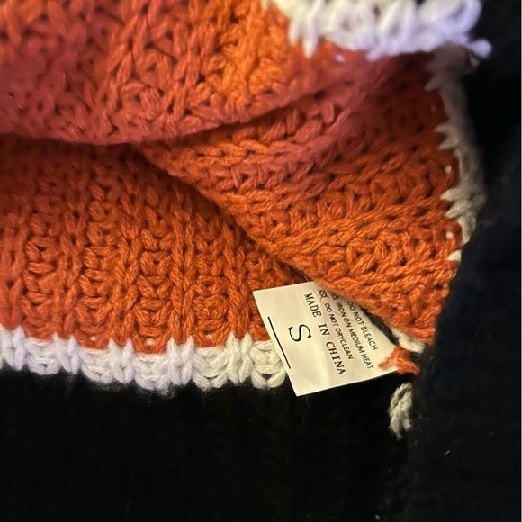 Perfect fall sweater - Picture 2 of 2